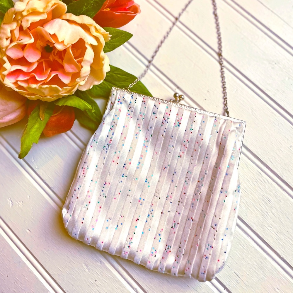 VINTAGE CONFETTI SATIN SILVER PROM/COCKTAIL PARTY CLUTCH